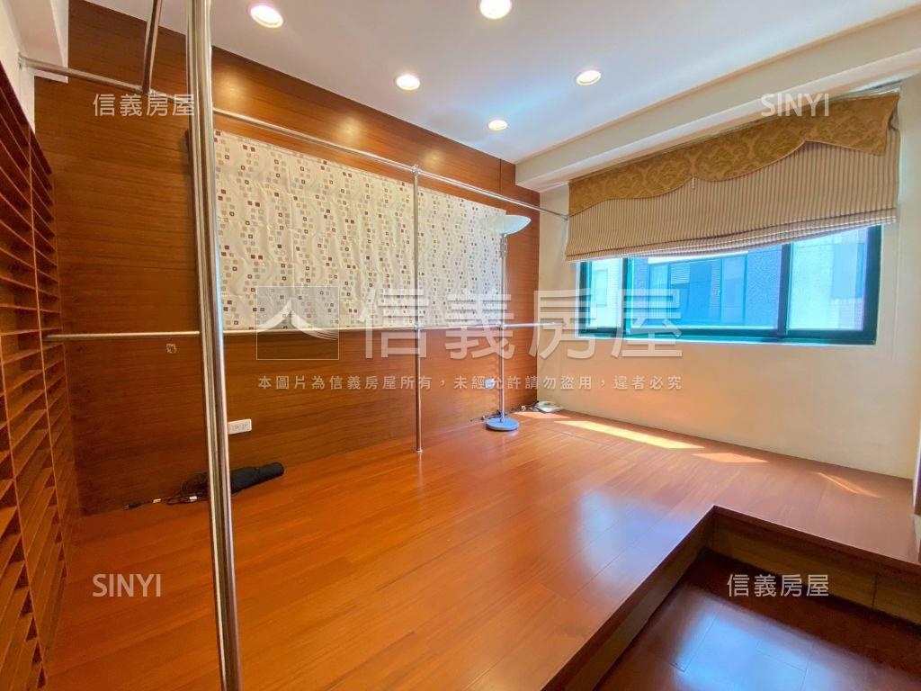 牛埔帝寶稀有大透天房屋室內格局與周邊環境