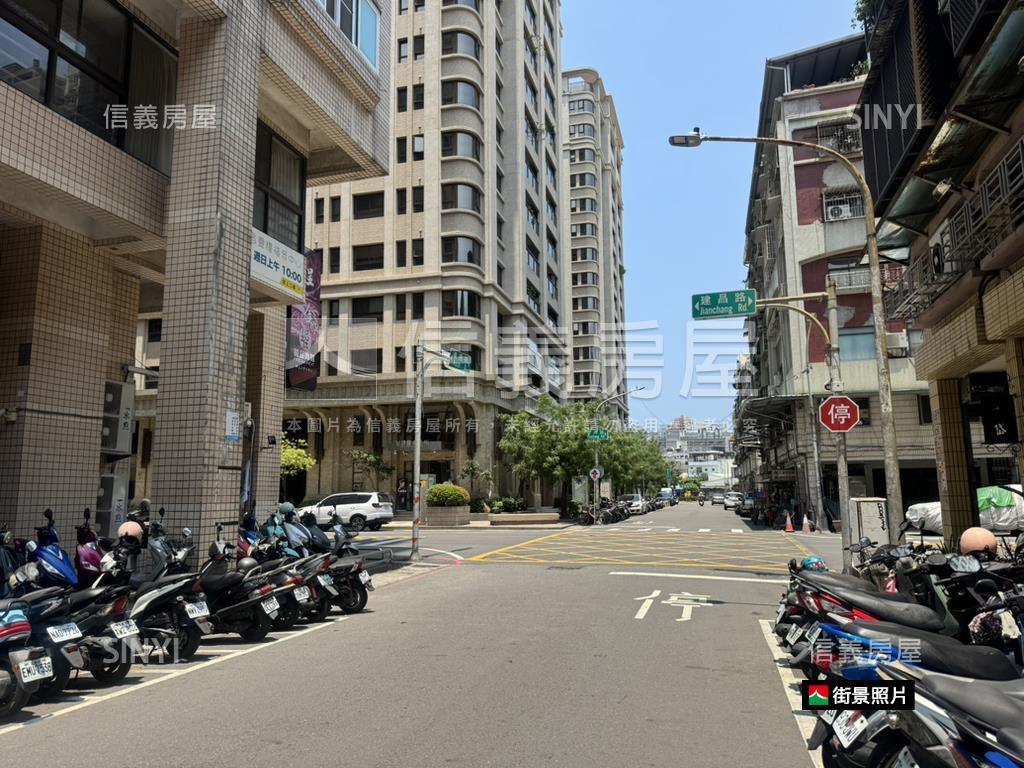 超大空間高雄高工採光公寓房屋室內格局與周邊環境