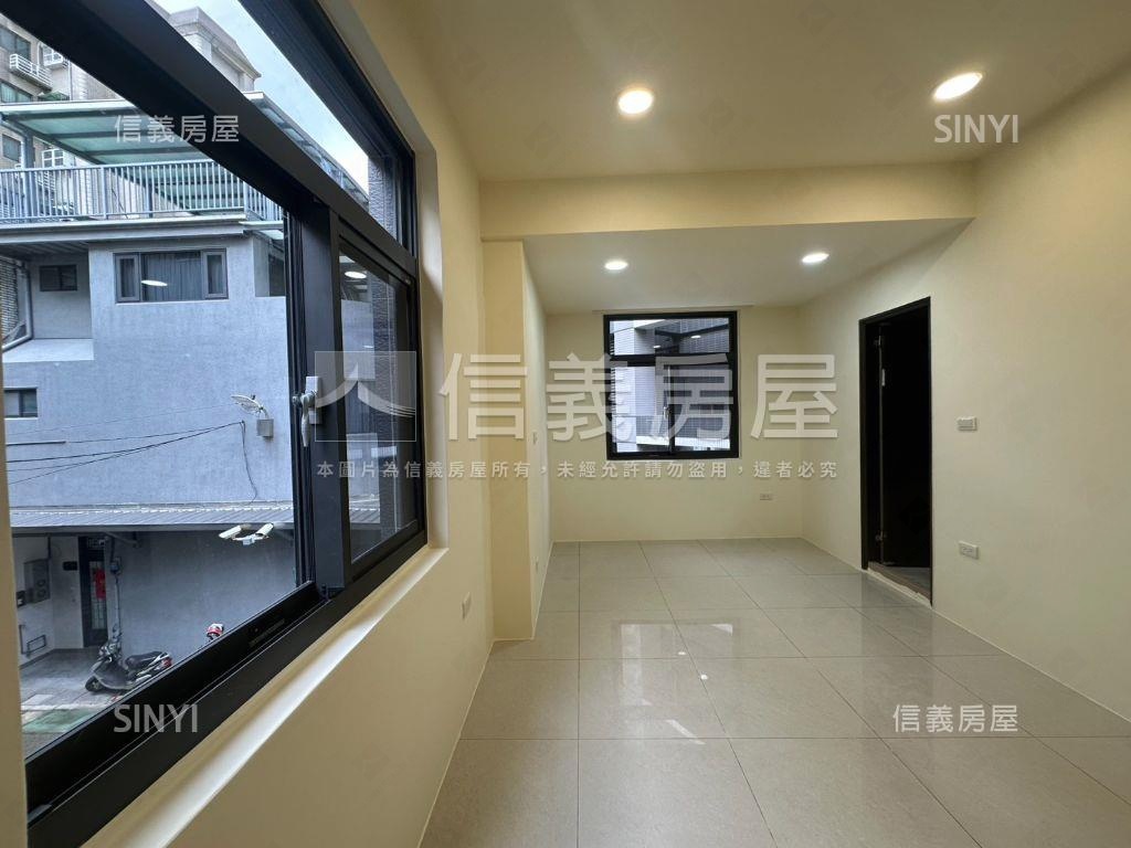 榮民路大面寬孝親透天房屋室內格局與周邊環境