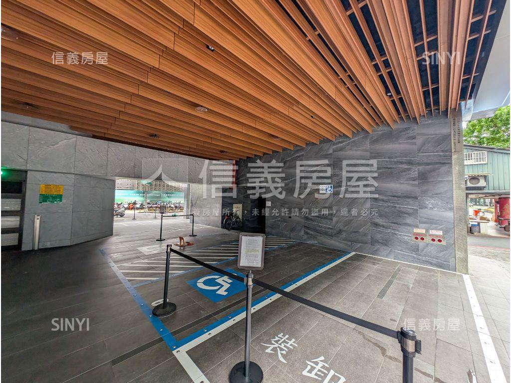 東區雙捷｜ＬＥＤ旗艦店房屋室內格局與周邊環境