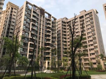 【嘉年華】面中庭次頂樓