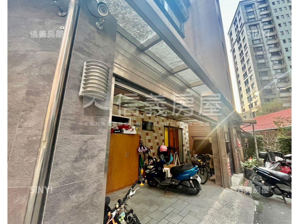 敦南燙金門牌一樓大空間房屋室內格局與周邊環境