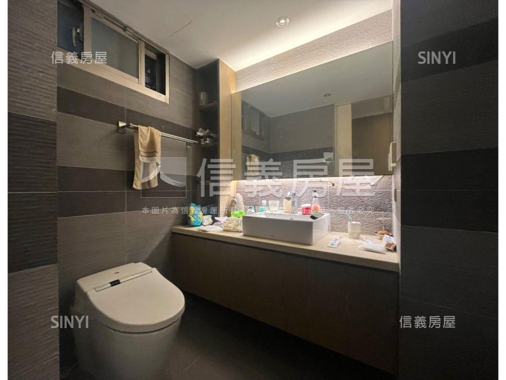 敦南燙金門牌一樓大空間房屋室內格局與周邊環境