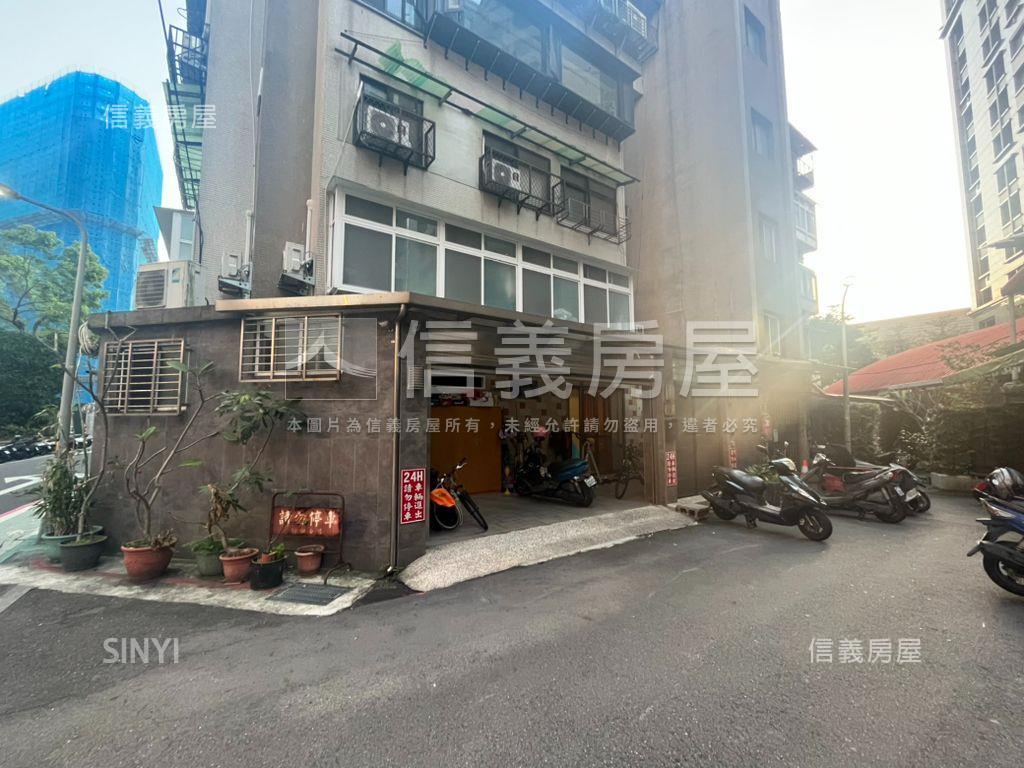 敦南燙金門牌一樓大空間房屋室內格局與周邊環境