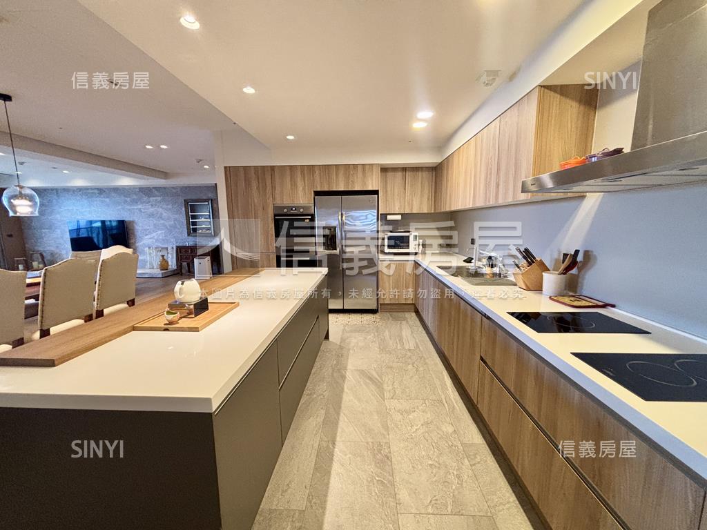 府前首排。遠景典雅寓所房屋室內格局與周邊環境
