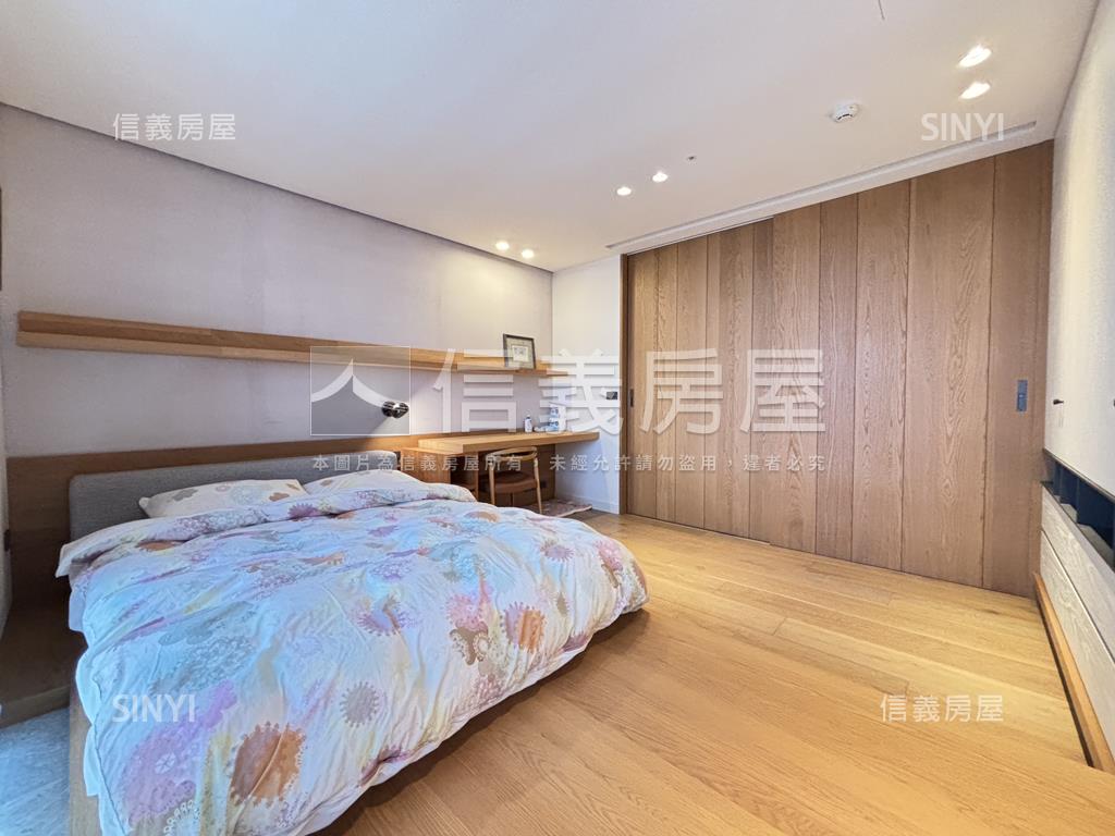 府前首排。遠景典雅寓所房屋室內格局與周邊環境