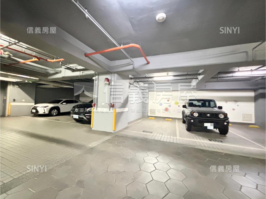 府前首排。遠景典雅寓所房屋室內格局與周邊環境