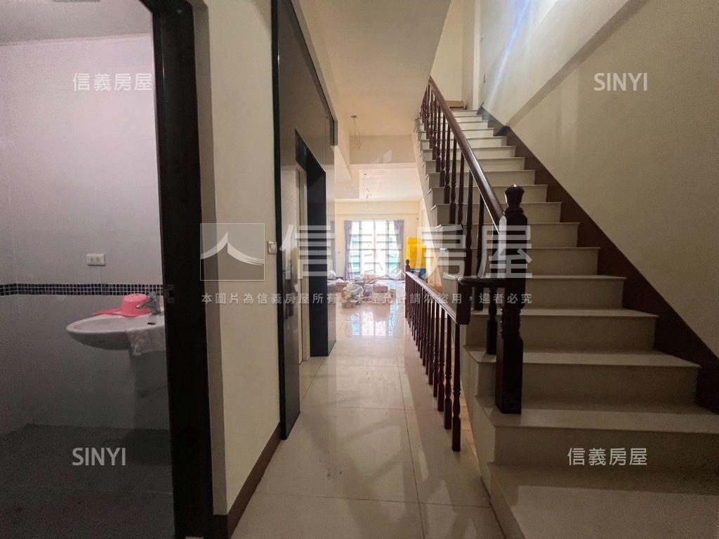 美濃歐風城堡透天店面２房屋室內格局與周邊環境