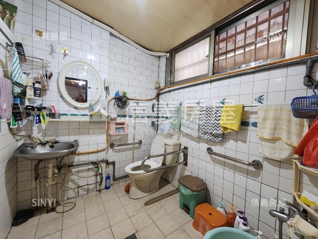 近士東國小庭院一樓房屋室內格局與周邊環境