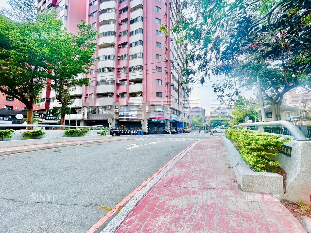 逢甲面河畔電梯套房房屋室內格局與周邊環境