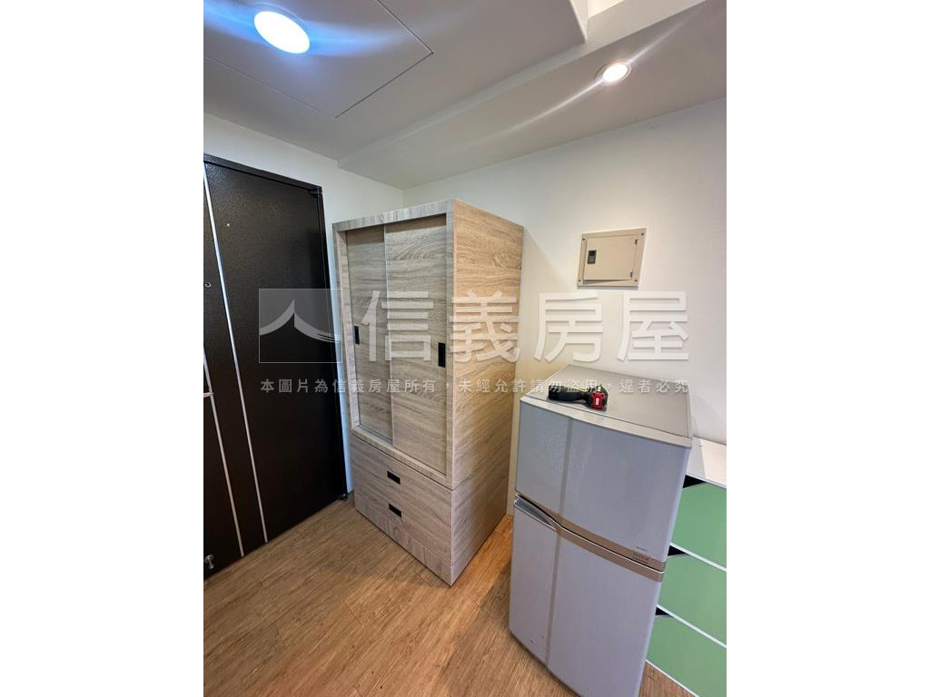 逢甲面河畔電梯套房房屋室內格局與周邊環境