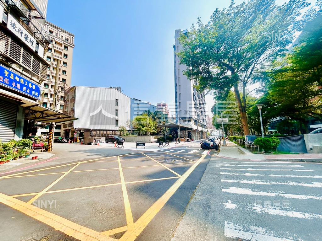 逢甲面河畔電梯套房房屋室內格局與周邊環境