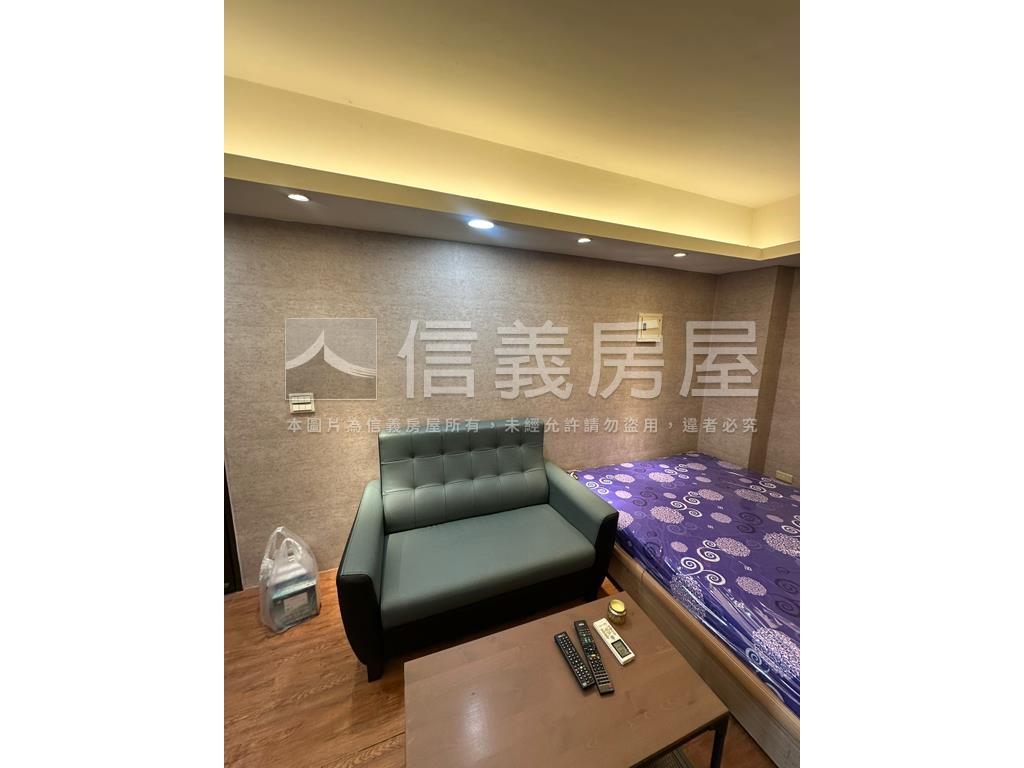 逢甲面河畔電梯套房房屋室內格局與周邊環境