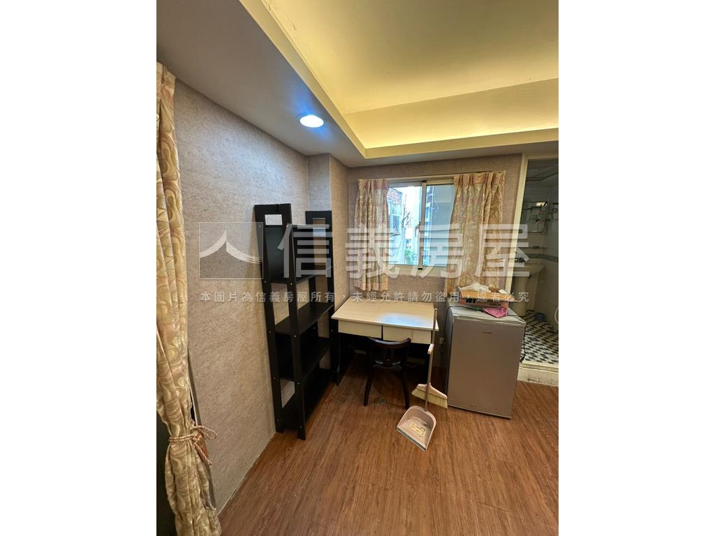 逢甲面河畔電梯套房房屋室內格局與周邊環境