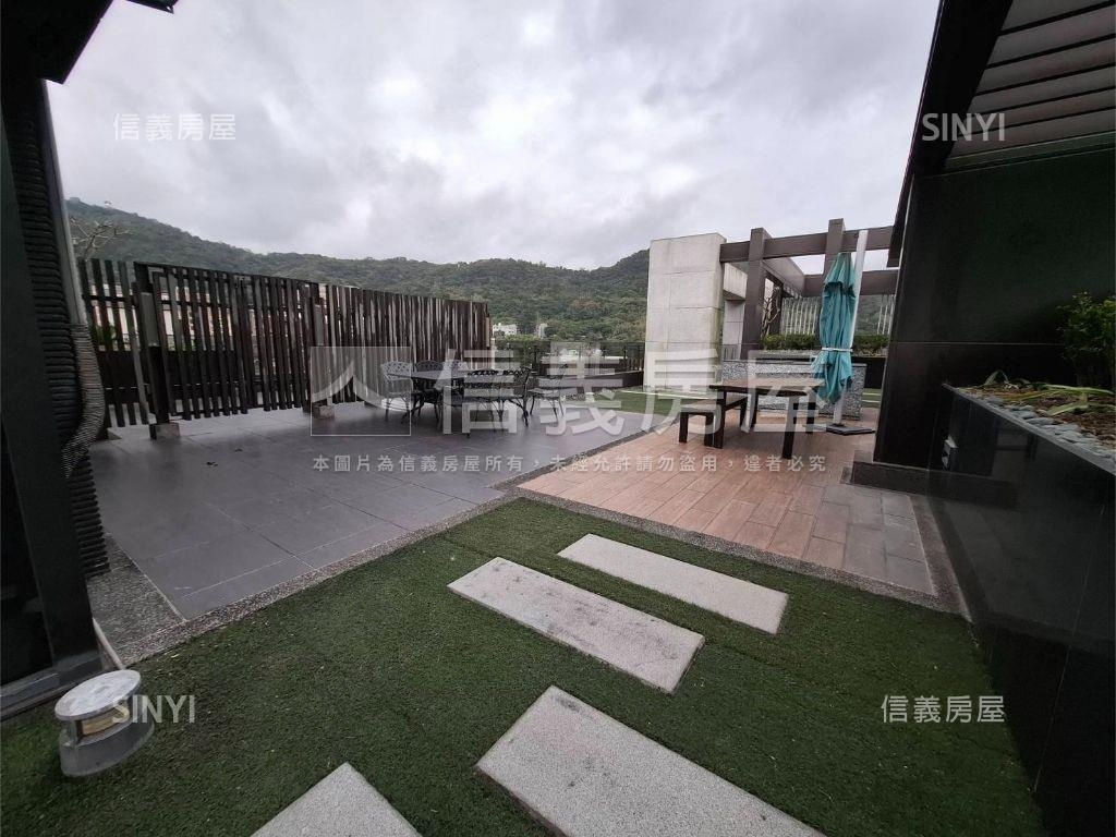 至善ｖｉｌｌａ．挑高庭院房屋室內格局與周邊環境