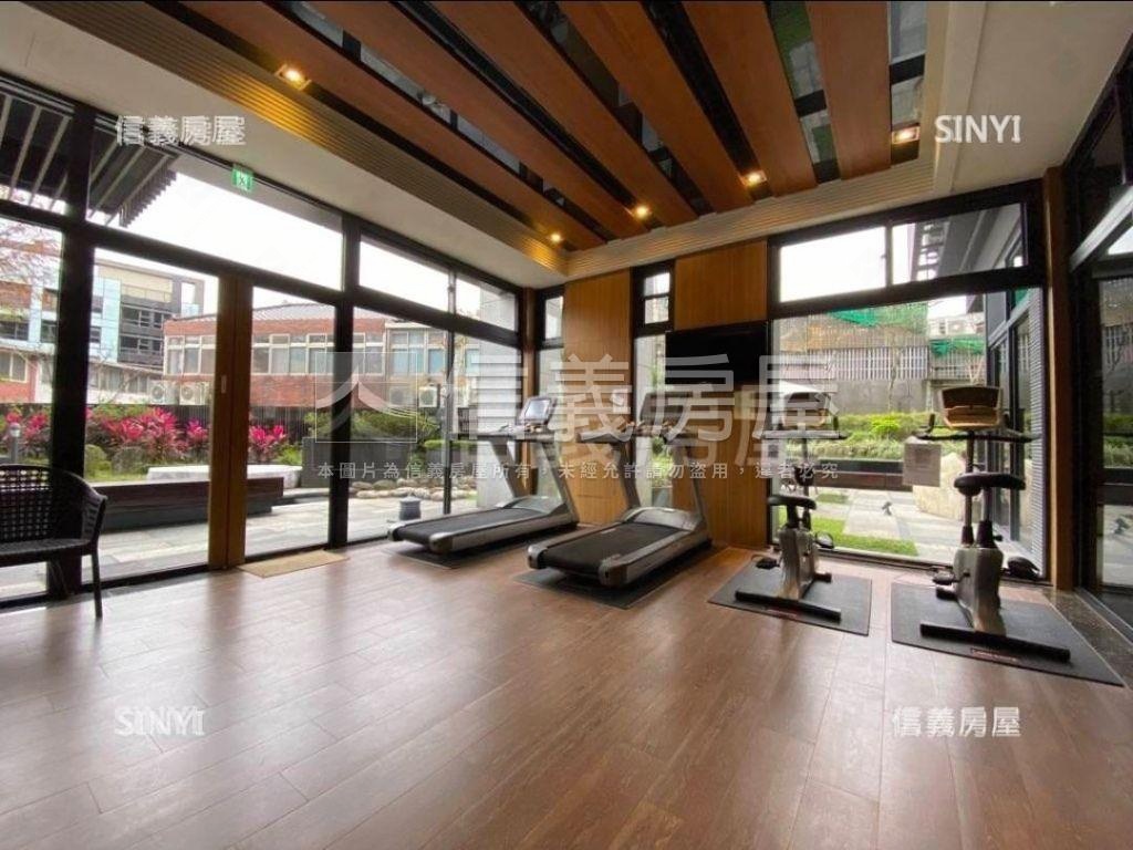 至善ｖｉｌｌａ．挑高庭院房屋室內格局與周邊環境