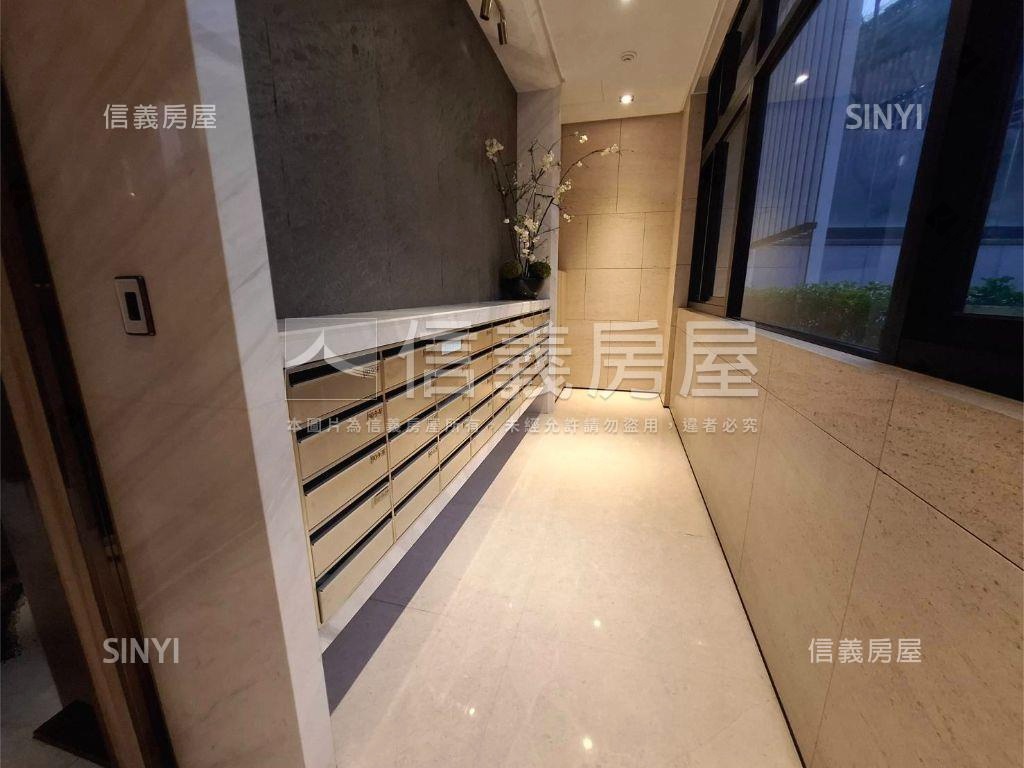 至善ｖｉｌｌａ．挑高庭院房屋室內格局與周邊環境