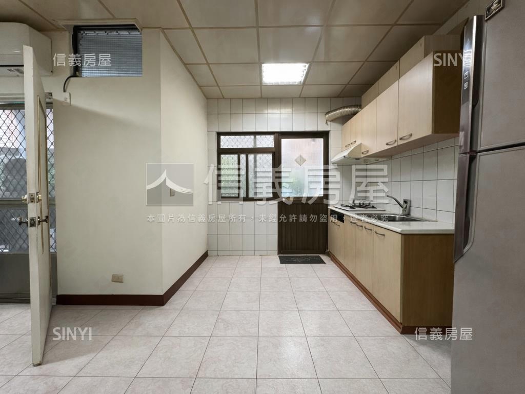 湖畔有院美宅房屋室內格局與周邊環境