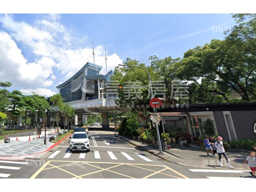 捷運旁面寬金店房屋室內格局與周邊環境