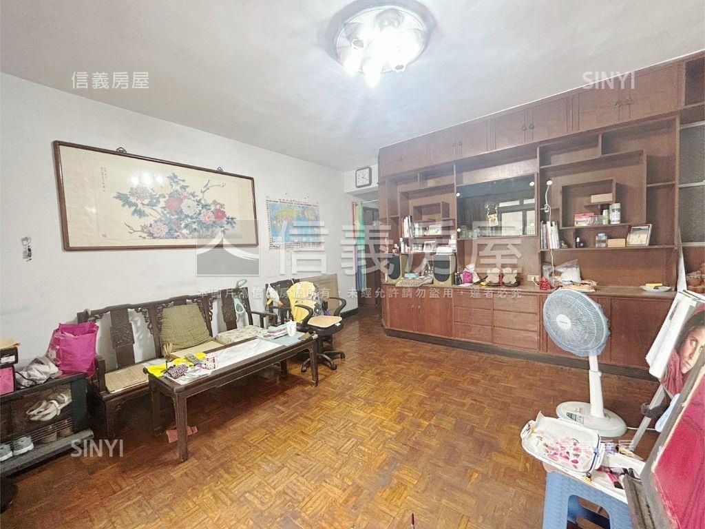 新北投邊間北市公寓三房房屋室內格局與周邊環境