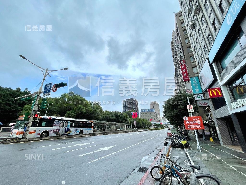 中山捷運綠意金店面房屋室內格局與周邊環境