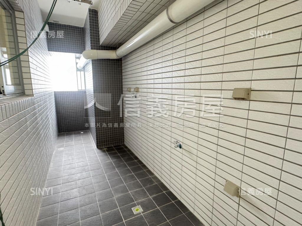 水律川面河景三房平車房屋室內格局與周邊環境