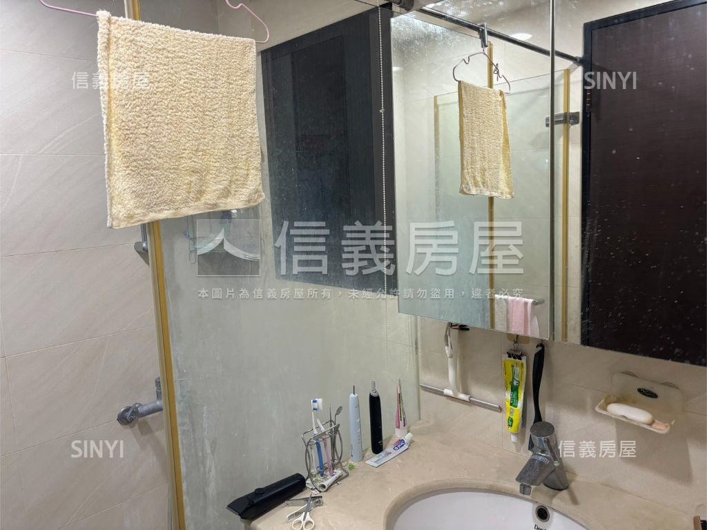 高鐵特區三房平車房屋室內格局與周邊環境