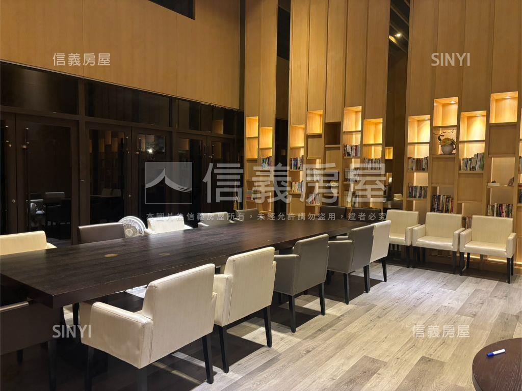 高鐵特區三房平車房屋室內格局與周邊環境