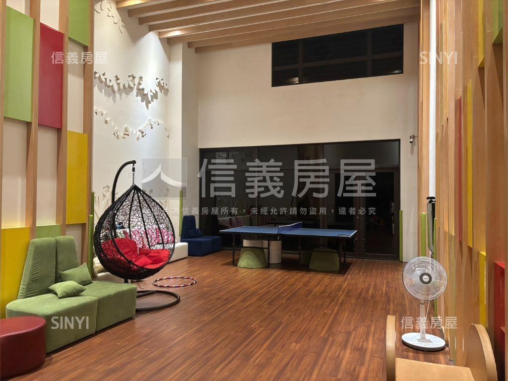 高鐵特區三房平車房屋室內格局與周邊環境