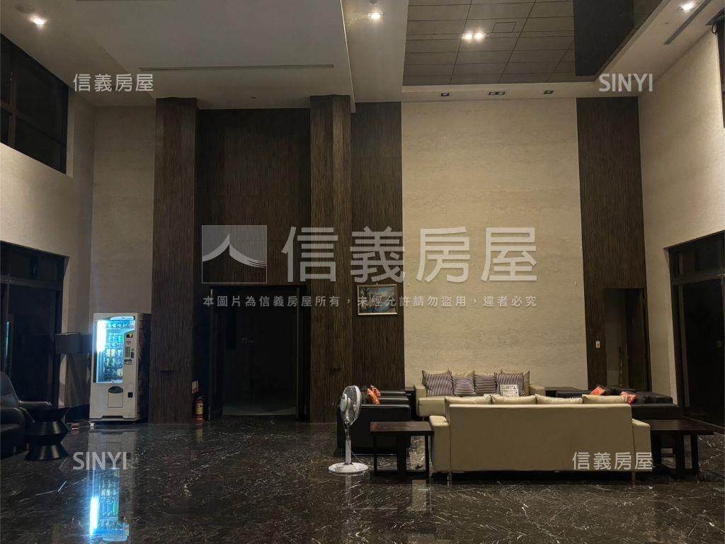 高鐵特區三房平車房屋室內格局與周邊環境