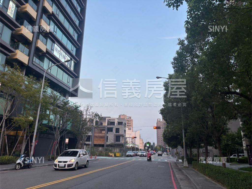 高鐵特區三房平車房屋室內格局與周邊環境