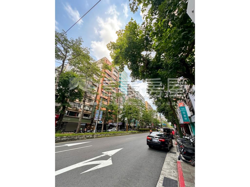 忠駝２６坪２房２衛房屋室內格局與周邊環境