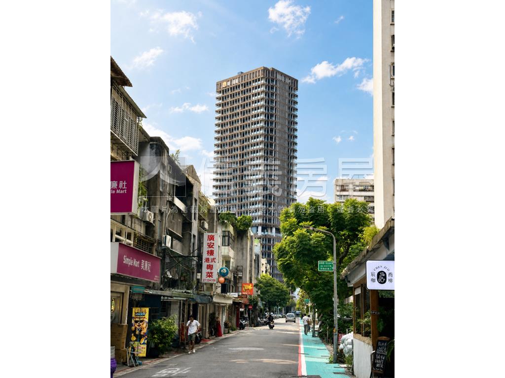 忠駝２６坪２房２衛房屋室內格局與周邊環境