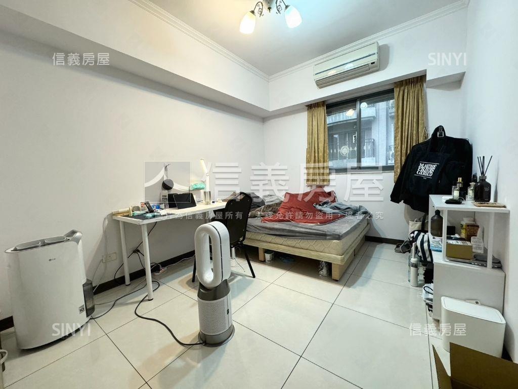 新東方衛浴開窗三房車位房屋室內格局與周邊環境