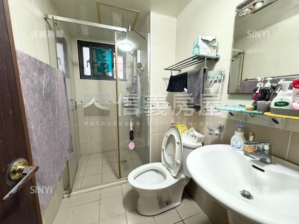 新東方衛浴開窗三房車位房屋室內格局與周邊環境