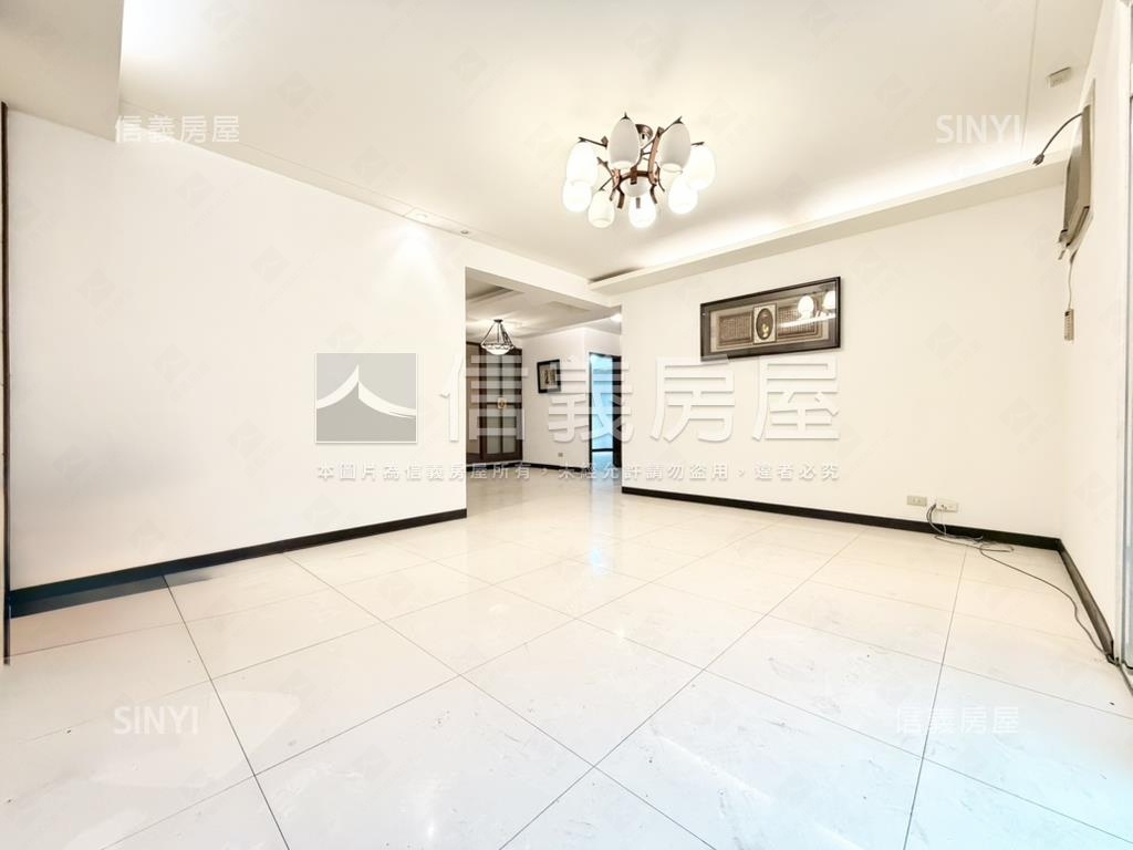 專任黃金邊間大戶美寓房屋室內格局與周邊環境