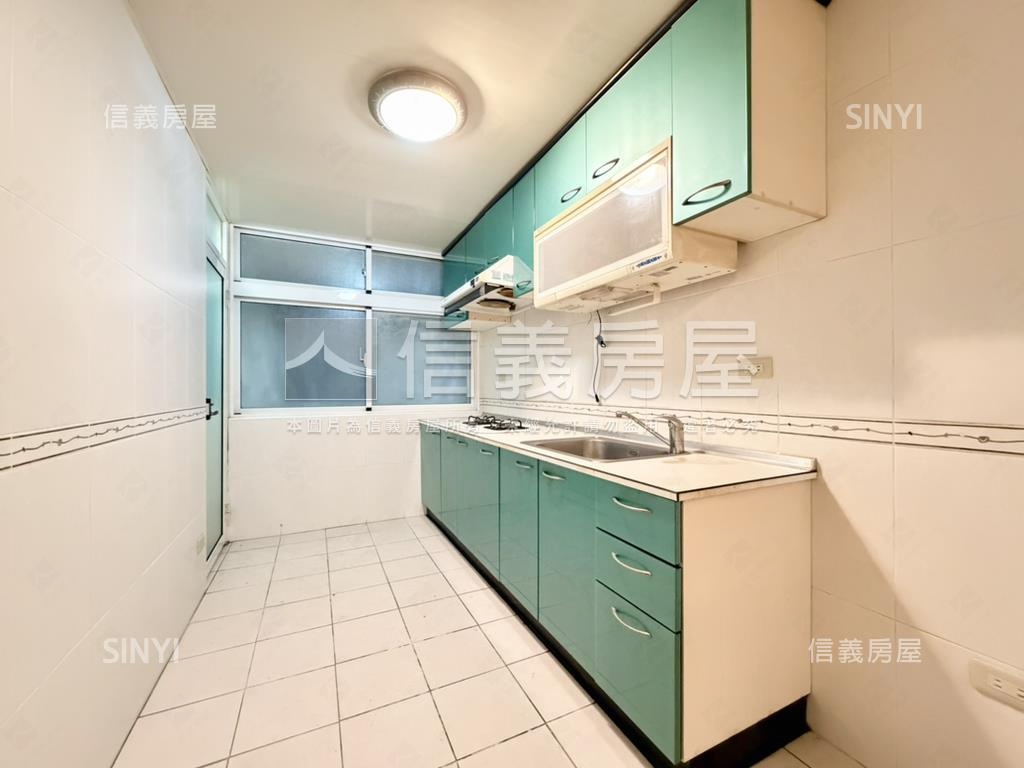 專任黃金邊間大戶美寓房屋室內格局與周邊環境