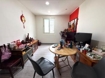 國中路稀有公寓二樓