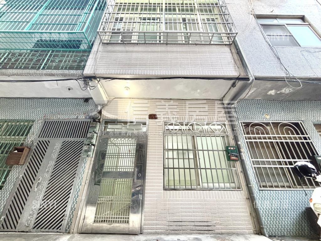 鼓山高中旁小資透天房屋室內格局與周邊環境