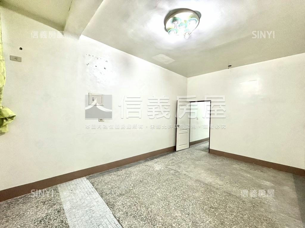 鼓山高中旁小資透天房屋室內格局與周邊環境