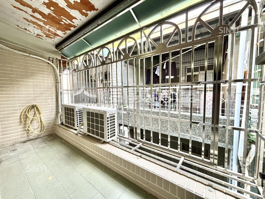 鼓山高中旁小資透天房屋室內格局與周邊環境