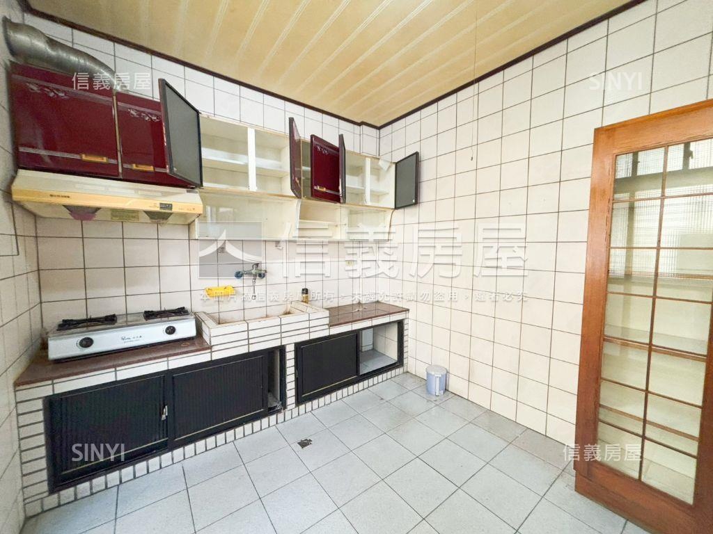 ✪專任近捷運稀有二樓公寓房屋室內格局與周邊環境