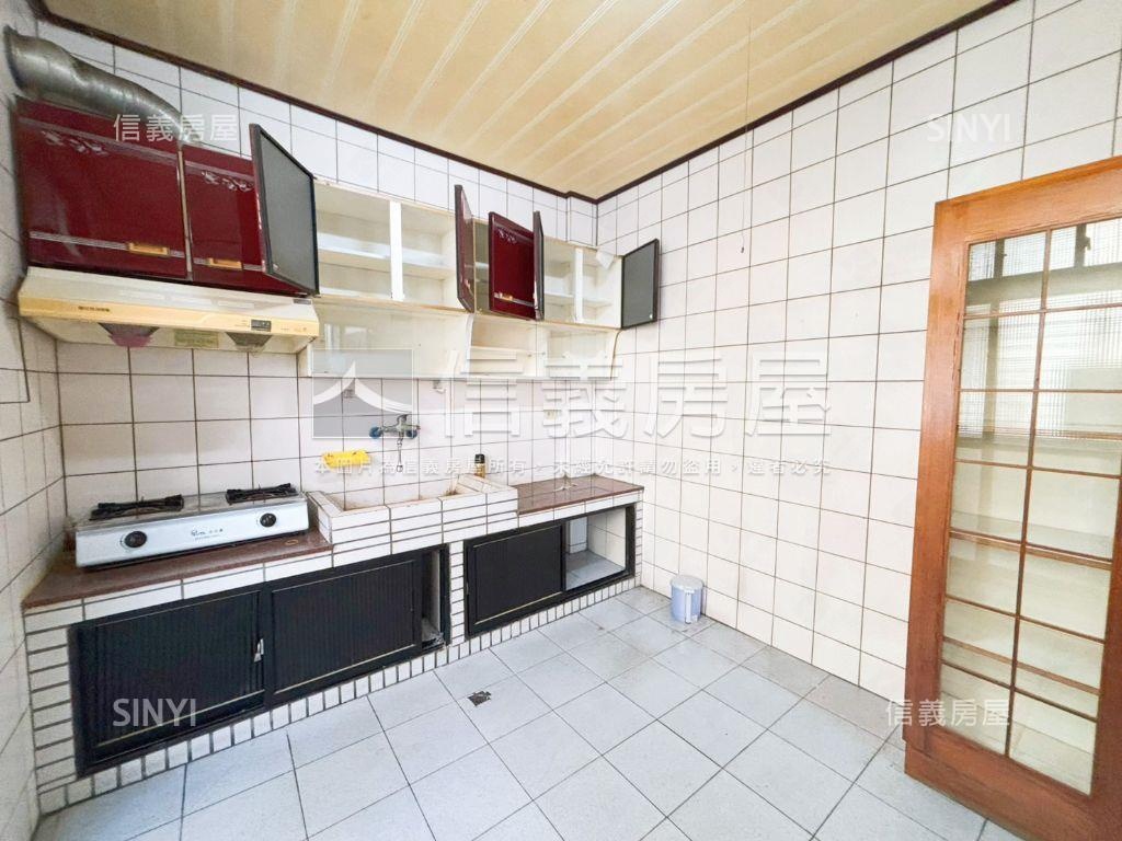 ✪專任近捷運稀有二樓公寓房屋室內格局與周邊環境