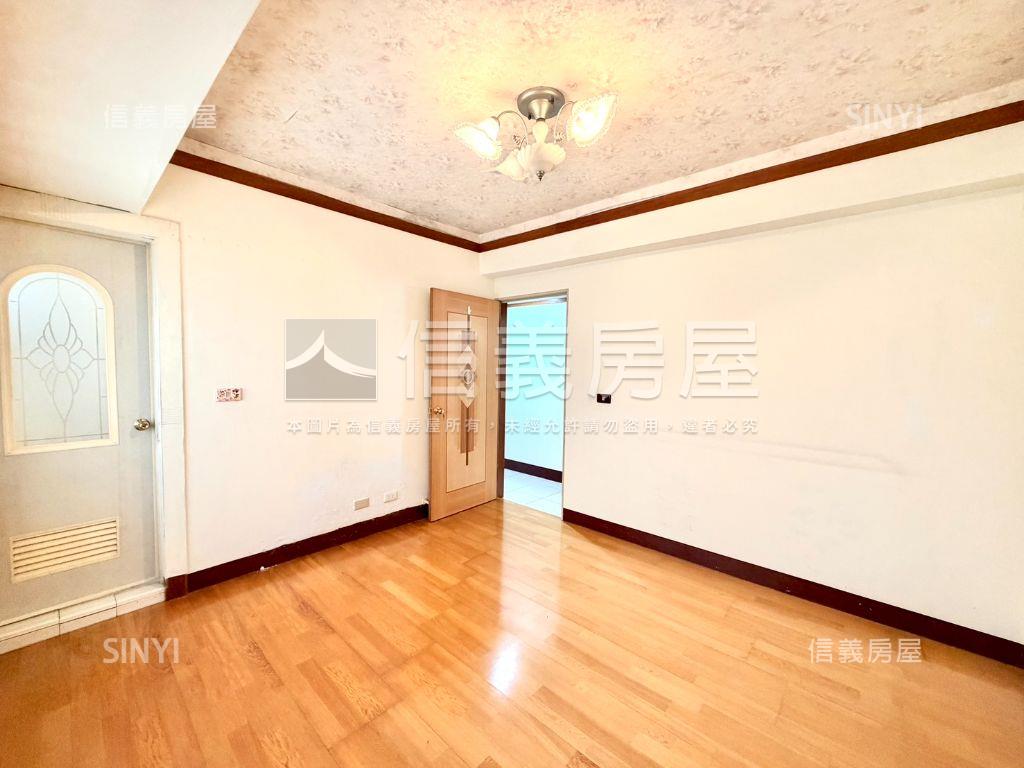 建工商圈採光佳屋況美三房房屋室內格局與周邊環境