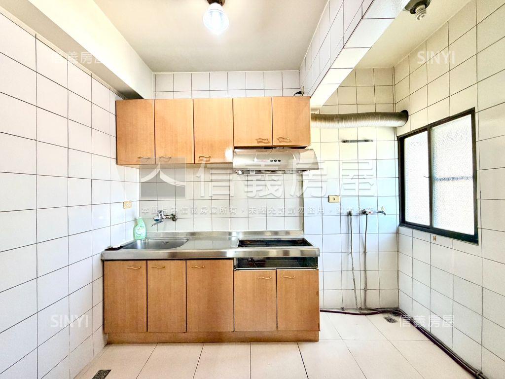 建工商圈採光佳屋況美三房房屋室內格局與周邊環境