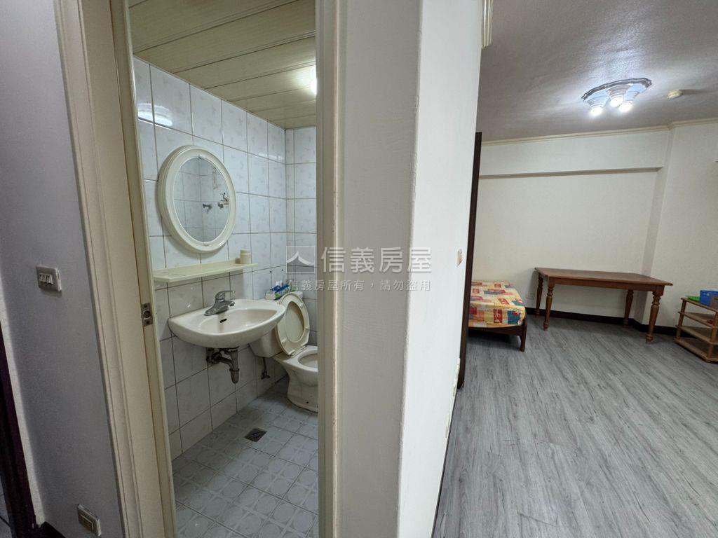 新明市場正樓上大套房房屋室內格局與周邊環境