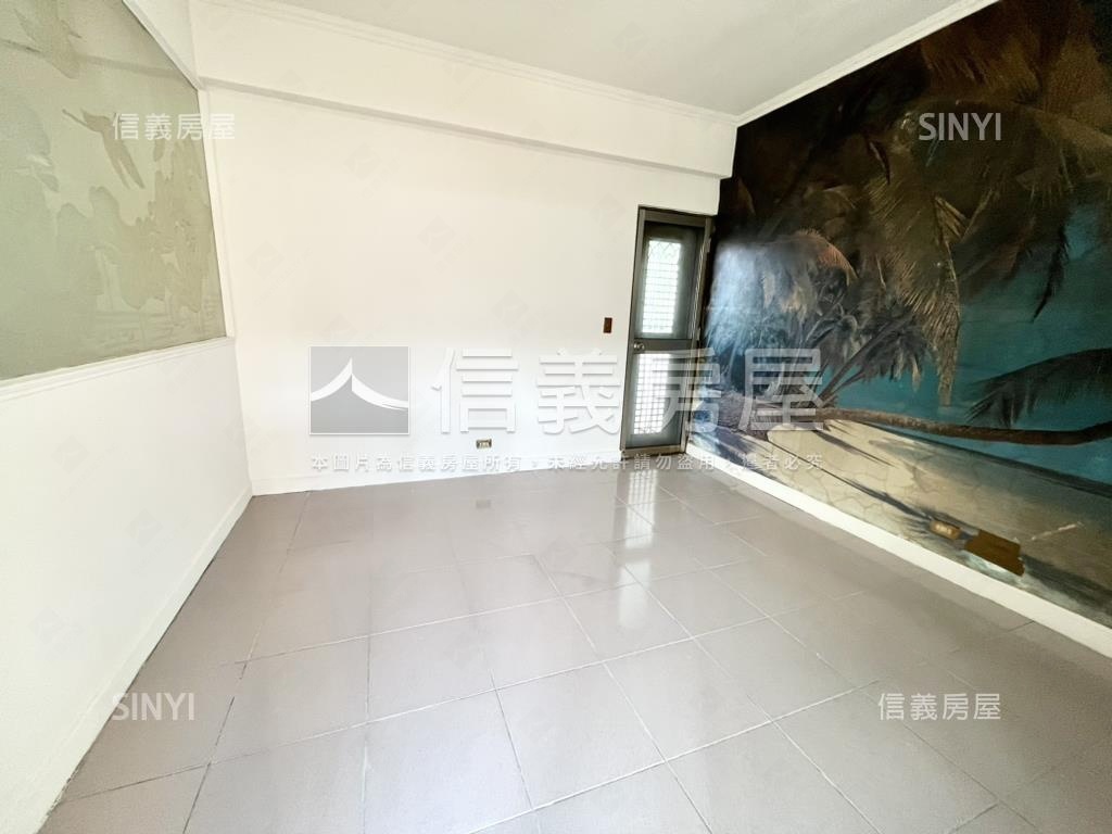五甲稀有社區型車墅房屋室內格局與周邊環境