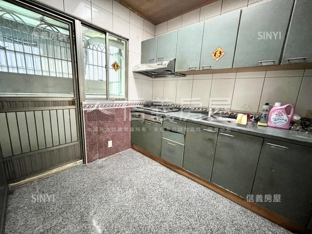 五甲稀有社區型車墅房屋室內格局與周邊環境