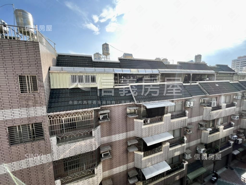 五甲稀有社區型車墅房屋室內格局與周邊環境