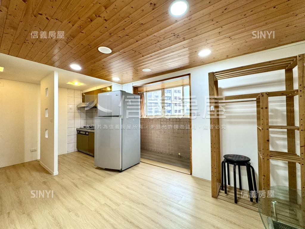 冠德住易Ｂ區挑高２房房屋室內格局與周邊環境